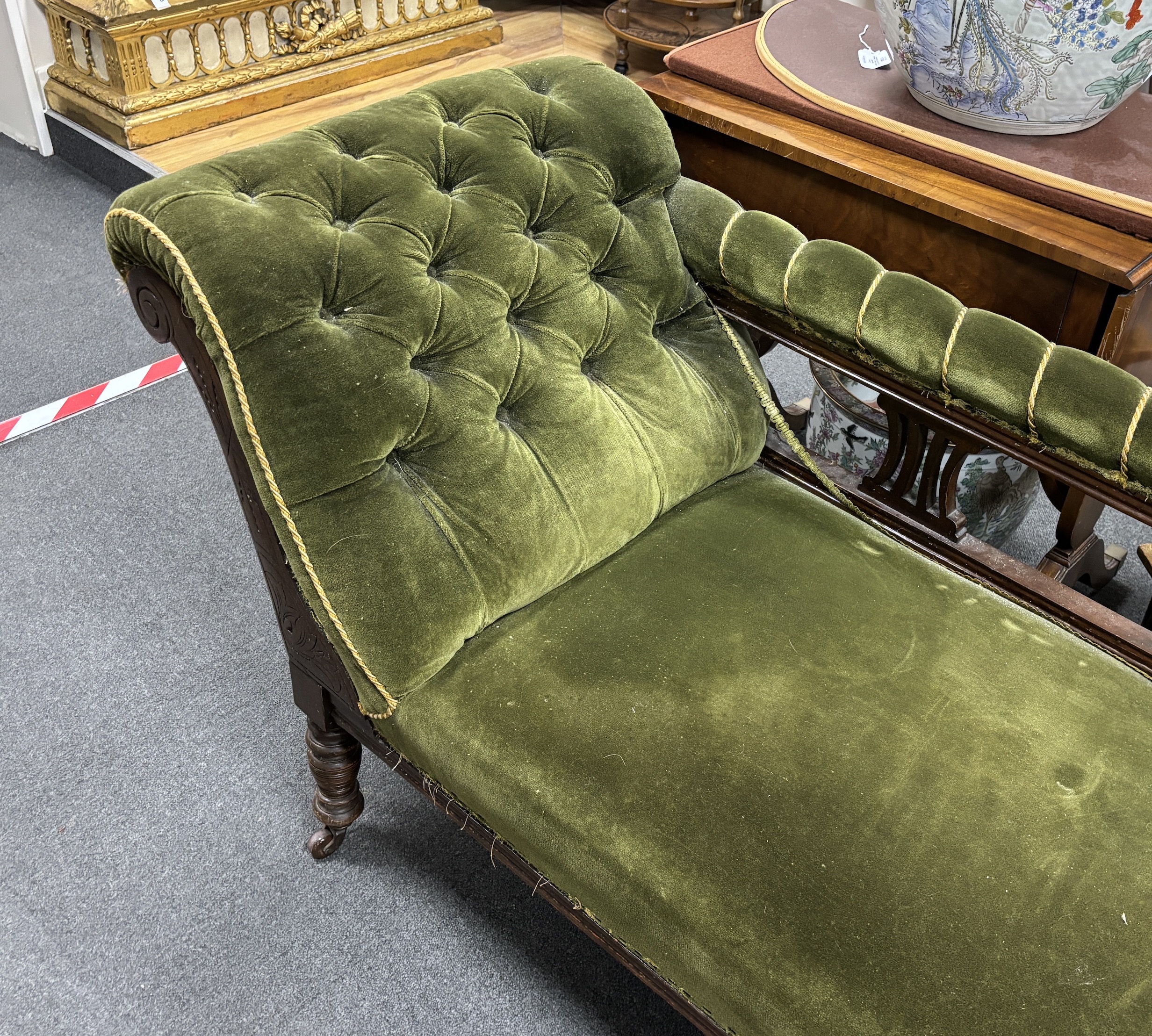 A Victorian mahogany chaise longue, width 176cm, depth 64cm, height 76cm